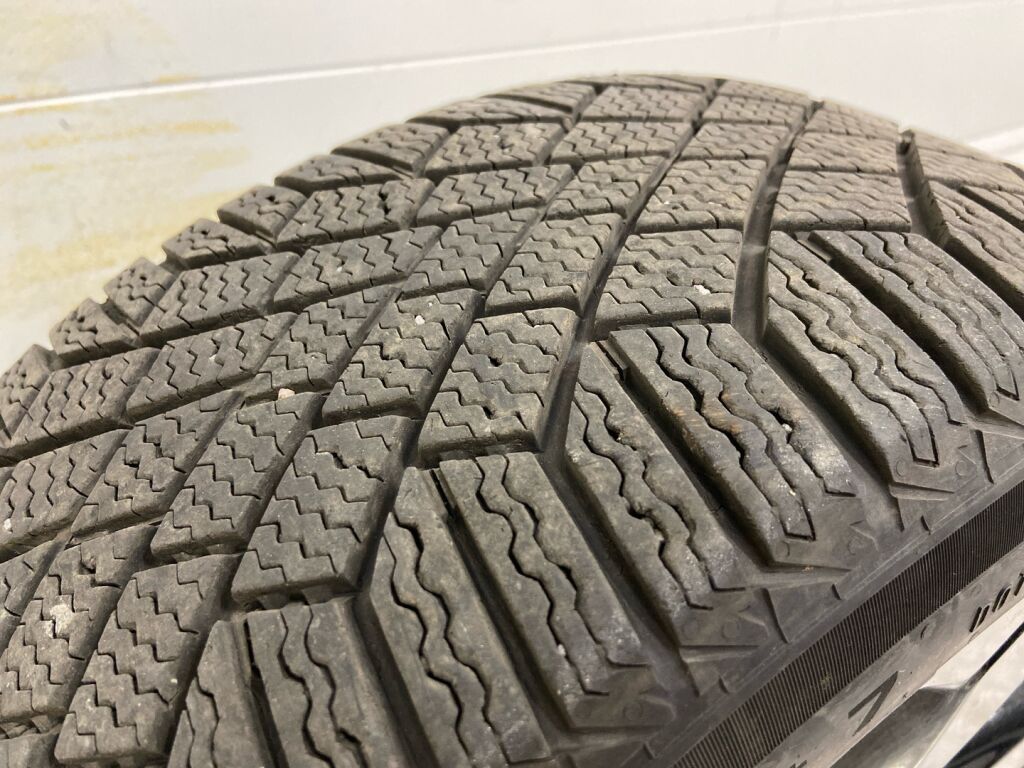 Ford Fiesta 2020 Musta