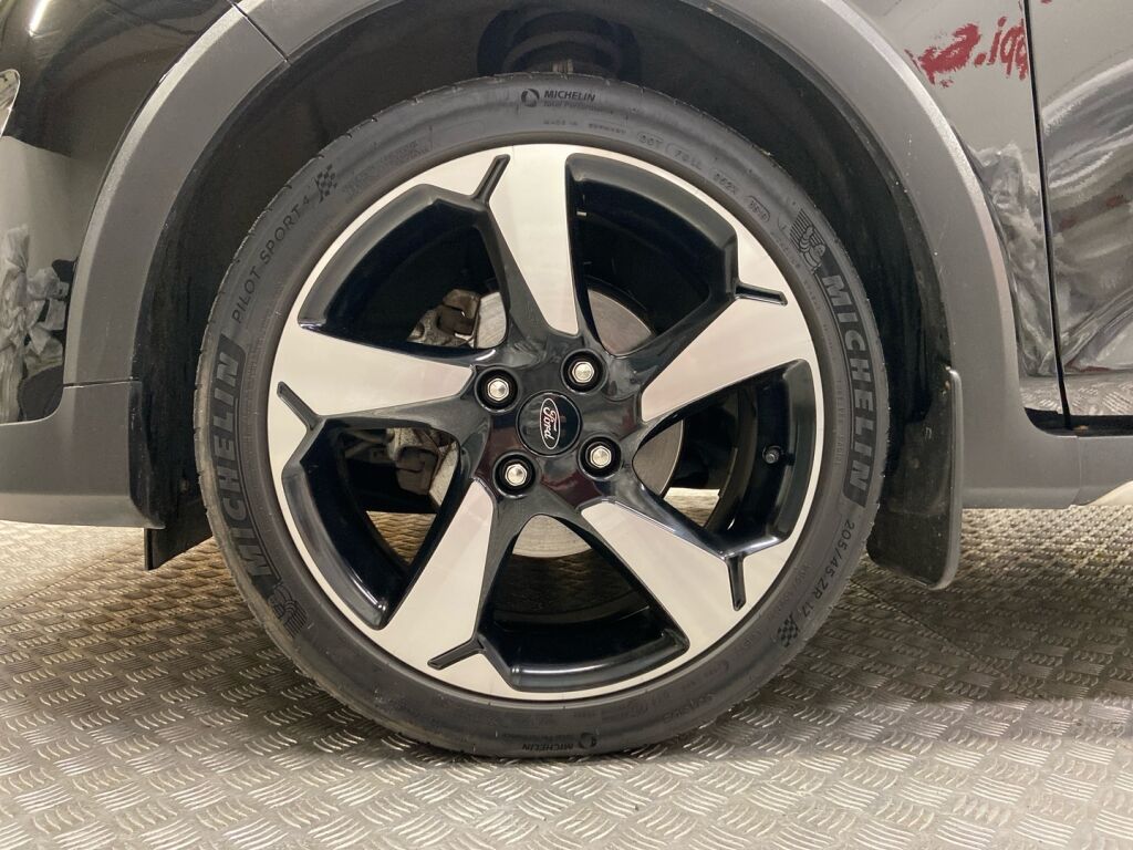 Ford Fiesta 2020 Musta