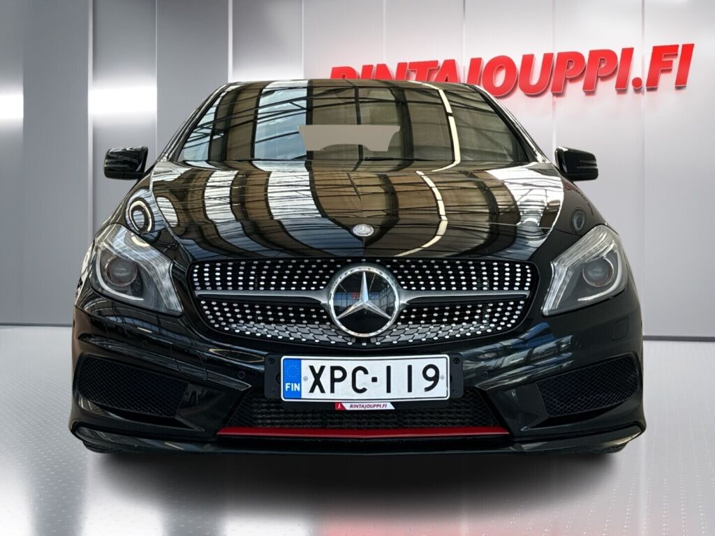 Mercedes-Benz A 2013 Musta