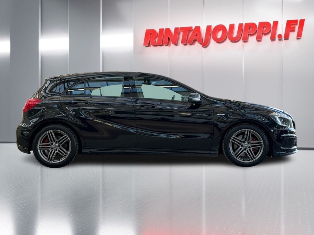 Mercedes-Benz A 2013 Musta