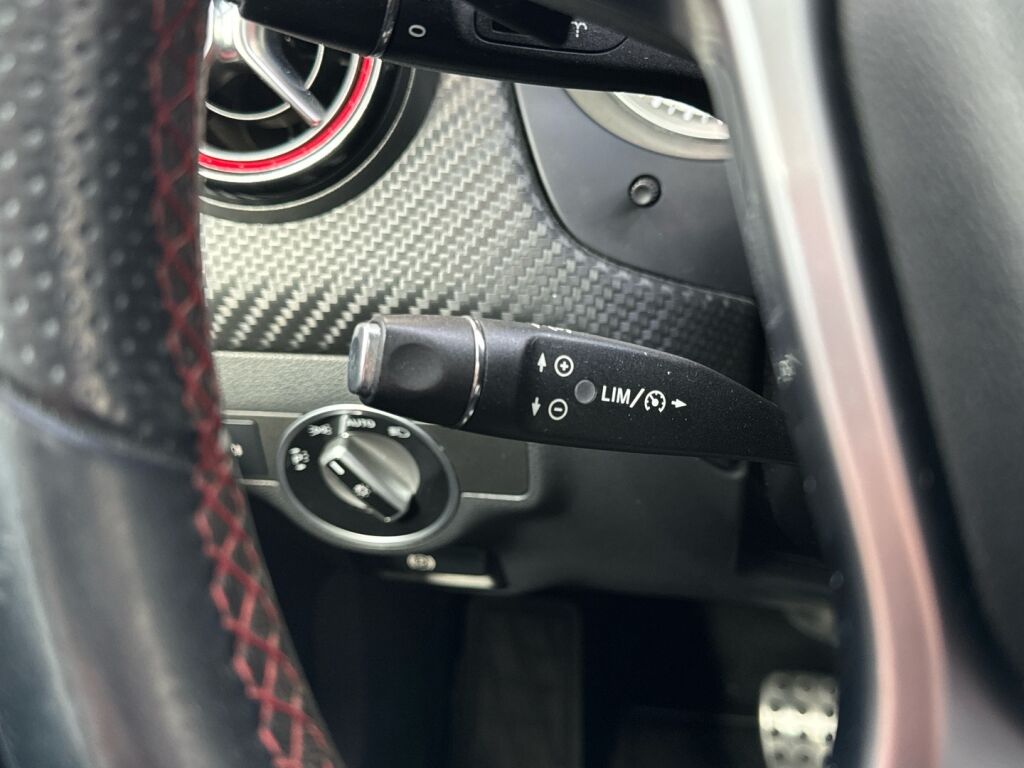 Mercedes-Benz A 2013 Musta