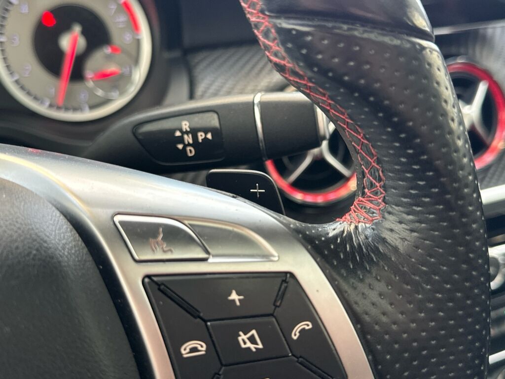 Mercedes-Benz A 2013 Musta