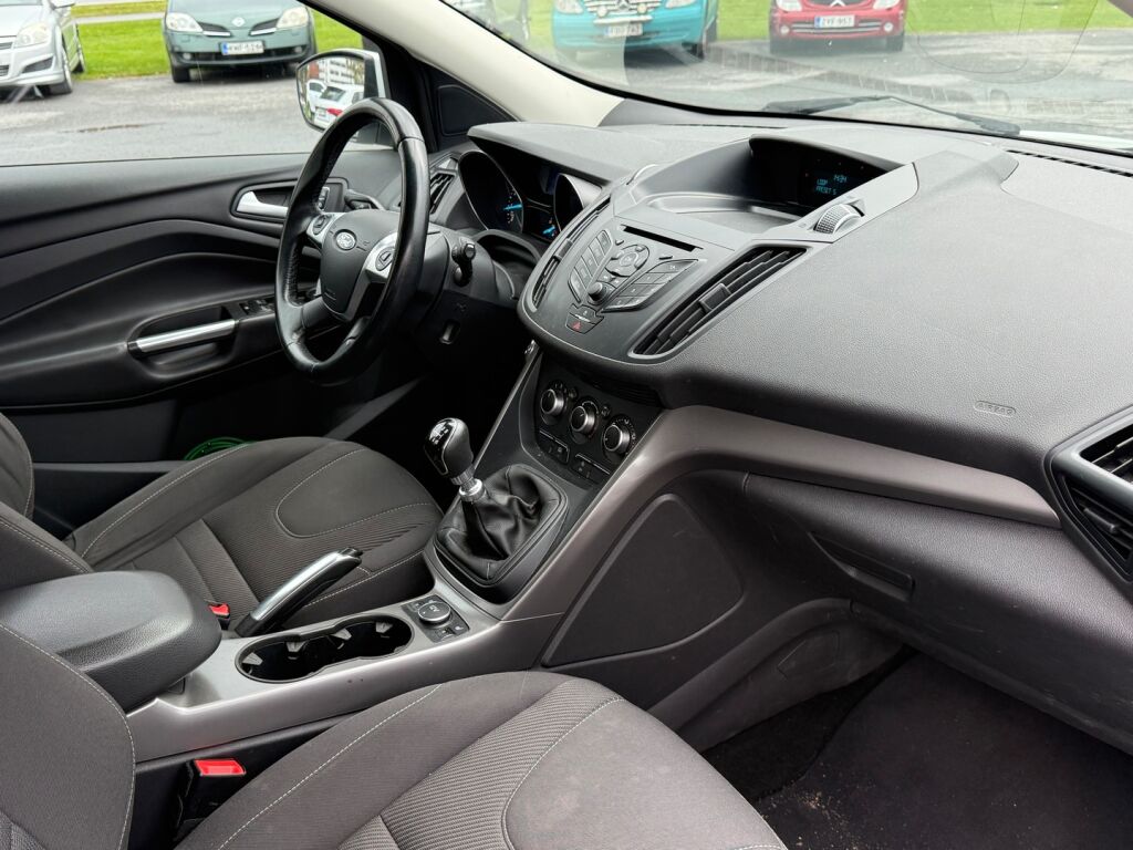 Ford Kuga 2016 Valkoinen