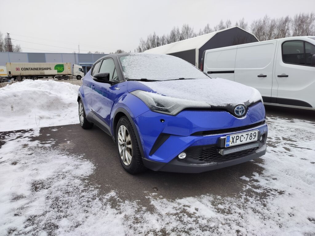 Toyota C-HR 2018 Sininen