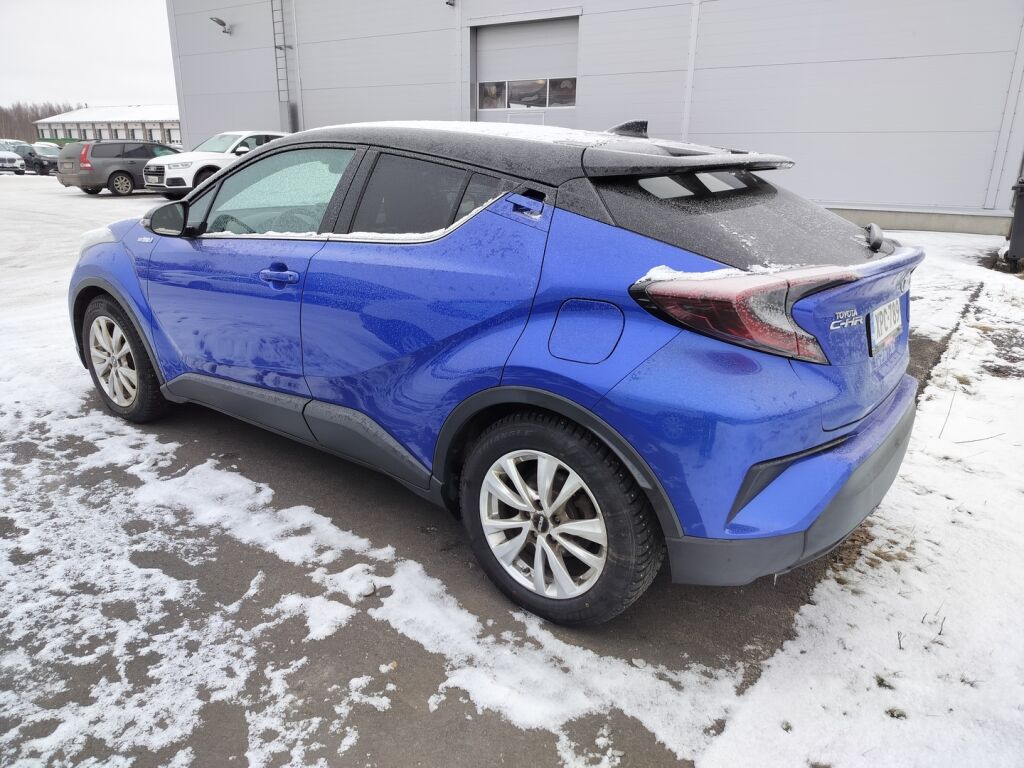 Toyota C-HR 2018 Sininen