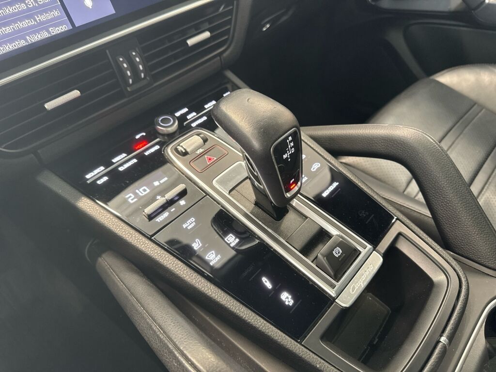 Porsche Cayenne 2020 Musta