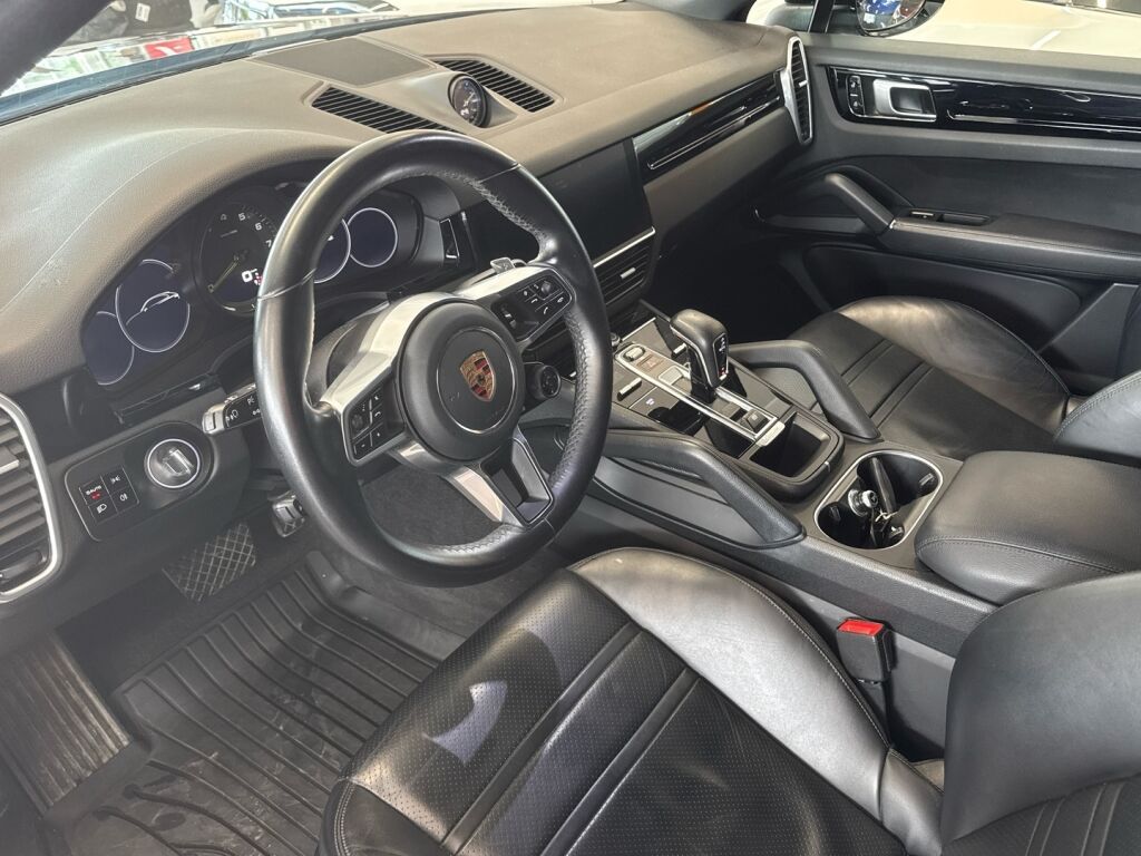 Porsche Cayenne 2020 Musta