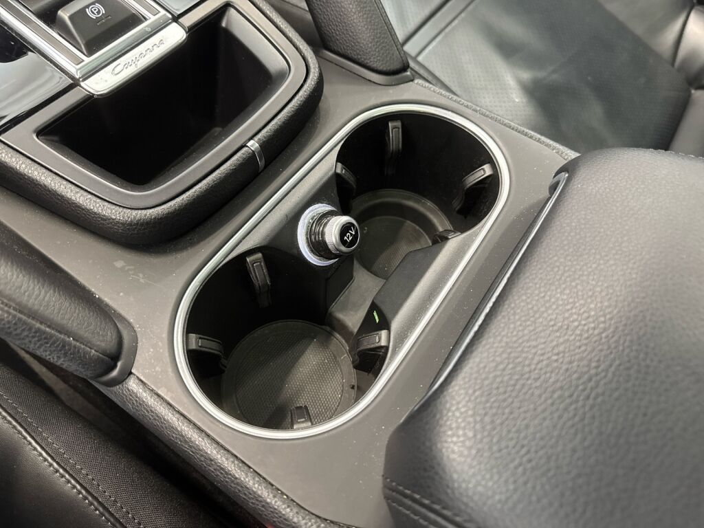 Porsche Cayenne 2020 Musta