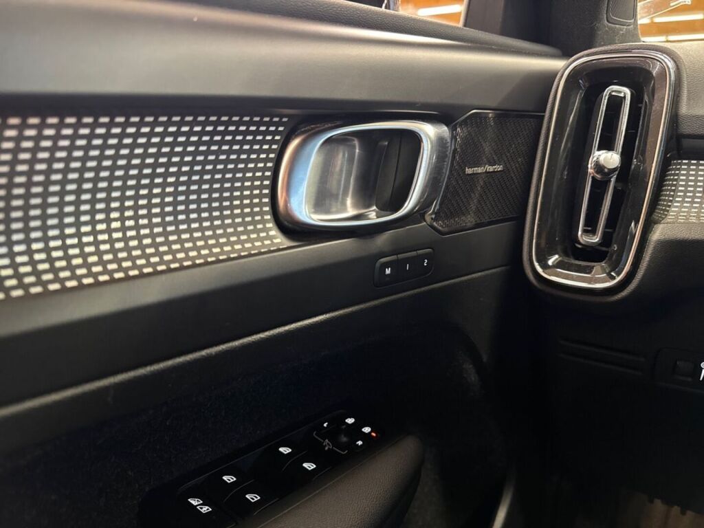 Volvo XC40 2020 Sininen