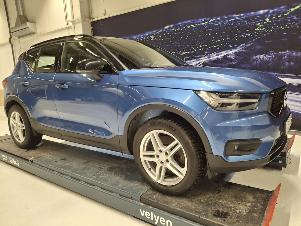 Volvo XC40 2020 Sininen