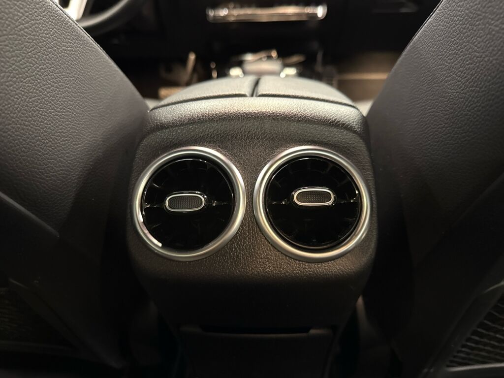 Mercedes-Benz CLA 2020 Musta