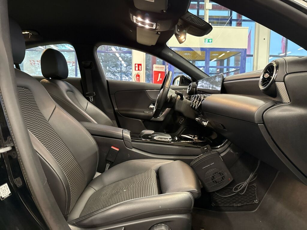 Mercedes-Benz CLA 2020 Musta