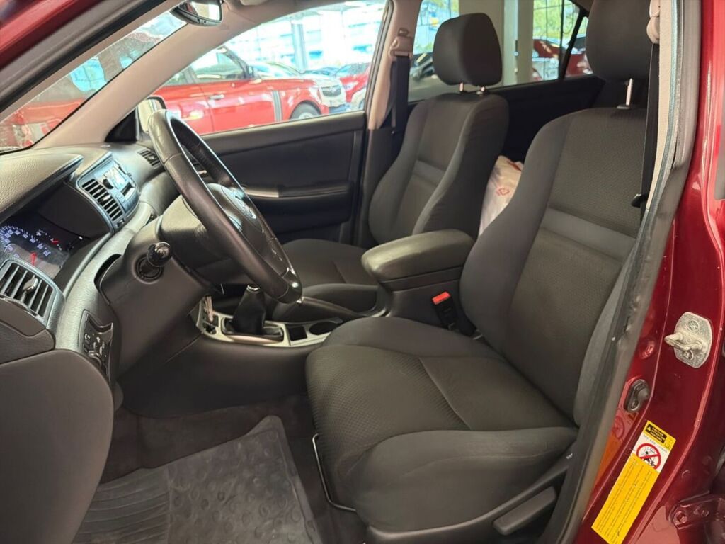 Toyota Corolla 2005 Punainen