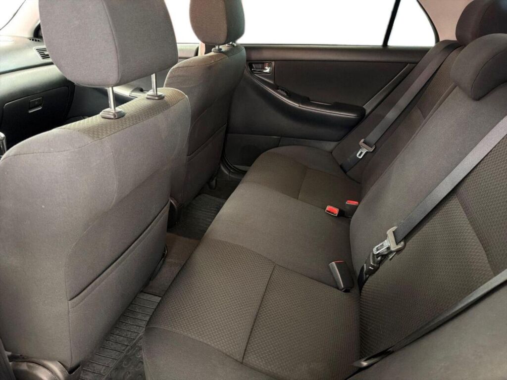 Toyota Corolla 2005 Punainen