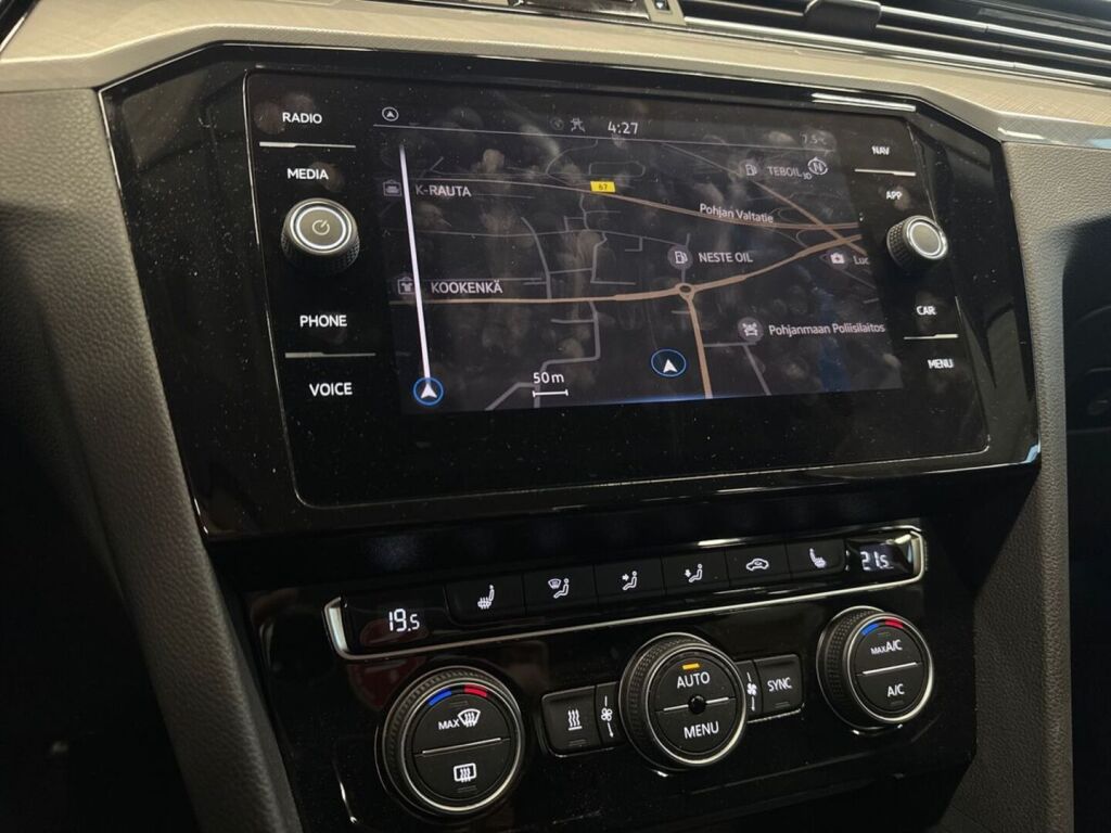 Volkswagen Passat 2020 Punainen