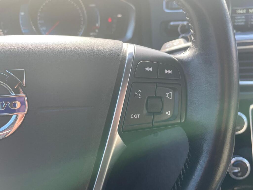 Volvo V60 2015 Valkoinen