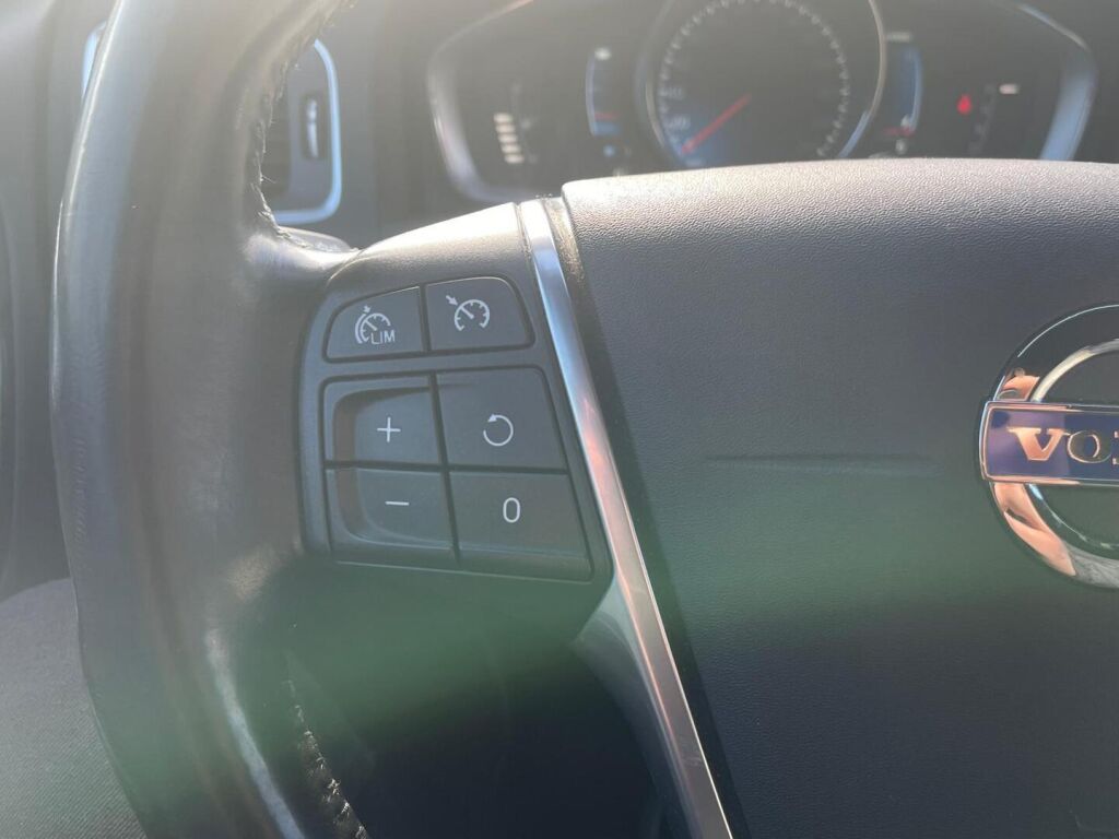 Volvo V60 2015 Valkoinen