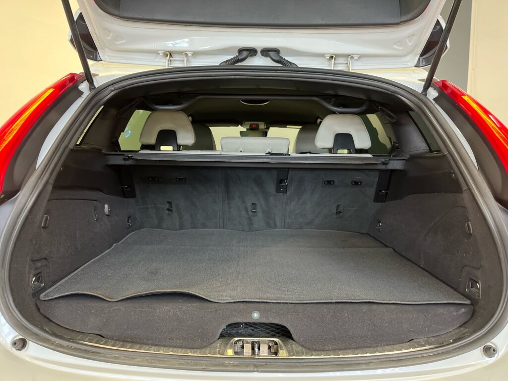 Volvo V60 2015 Valkoinen