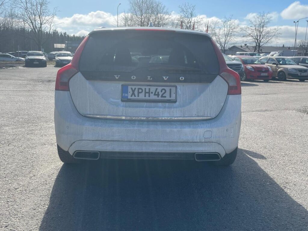 Volvo V60 2015 Valkoinen
