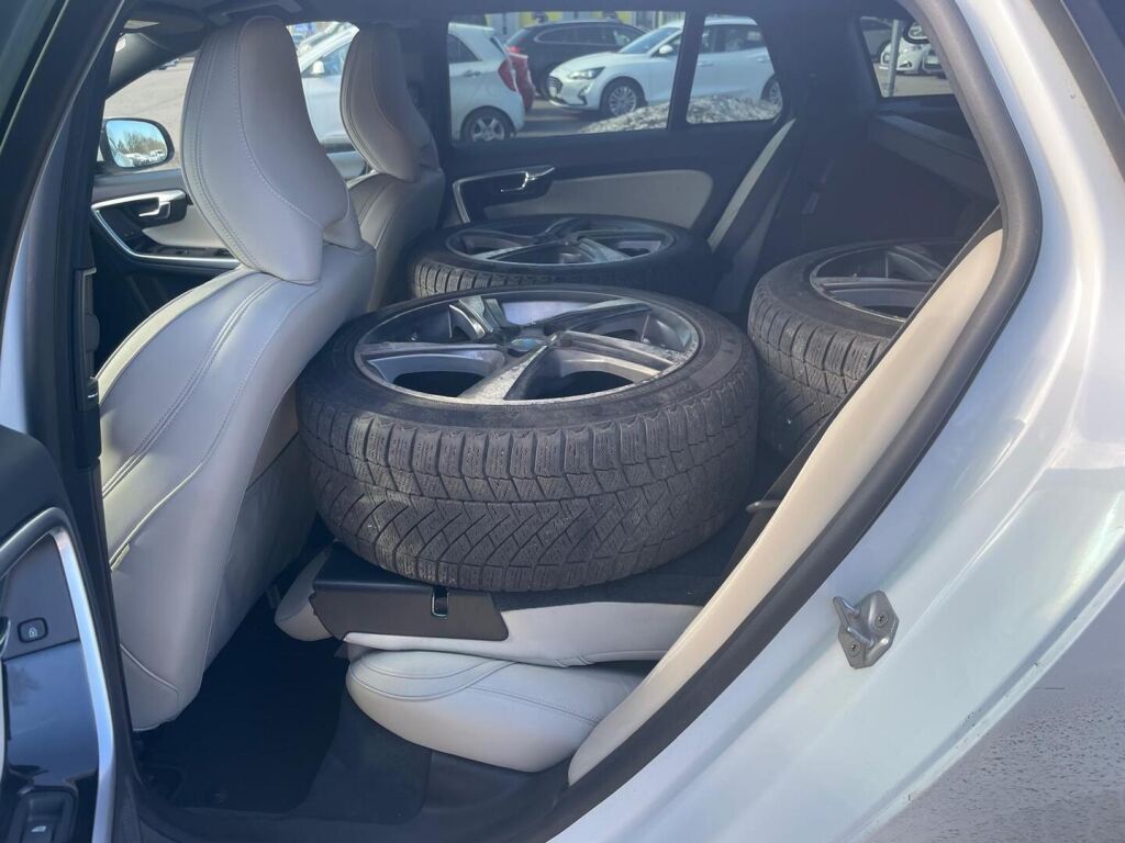 Volvo V60 2015 Valkoinen