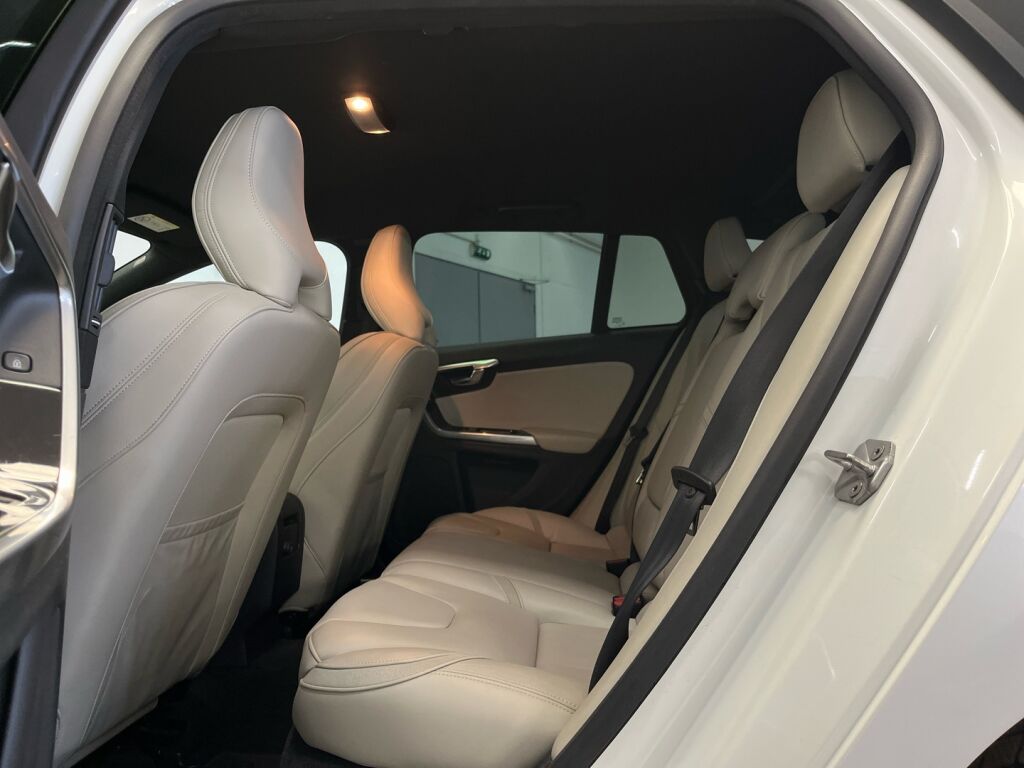 Volvo V60 2015 Valkoinen