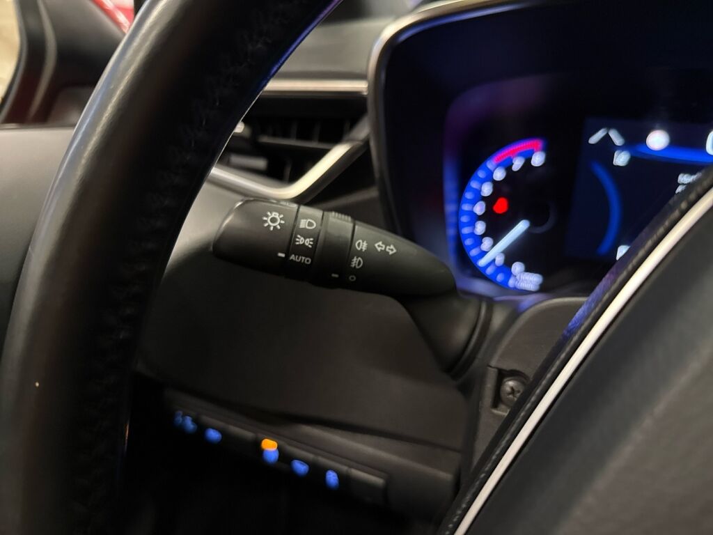 Toyota Corolla 2020 Punainen