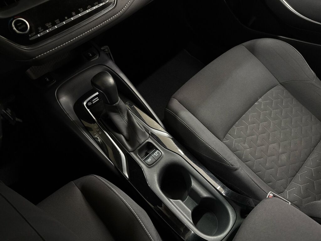 Toyota Corolla 2020 Punainen