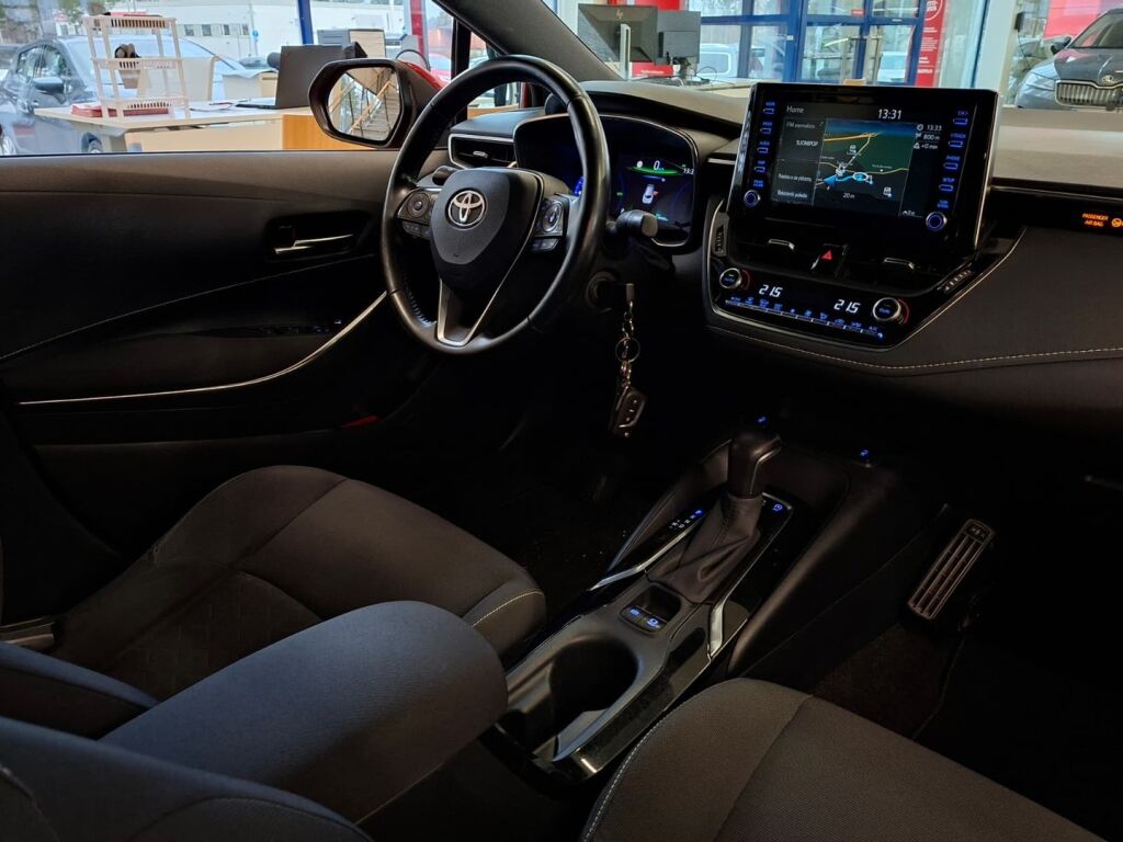 Toyota Corolla 2020 Punainen