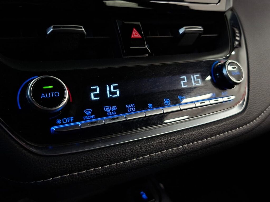 Toyota Corolla 2020 Punainen