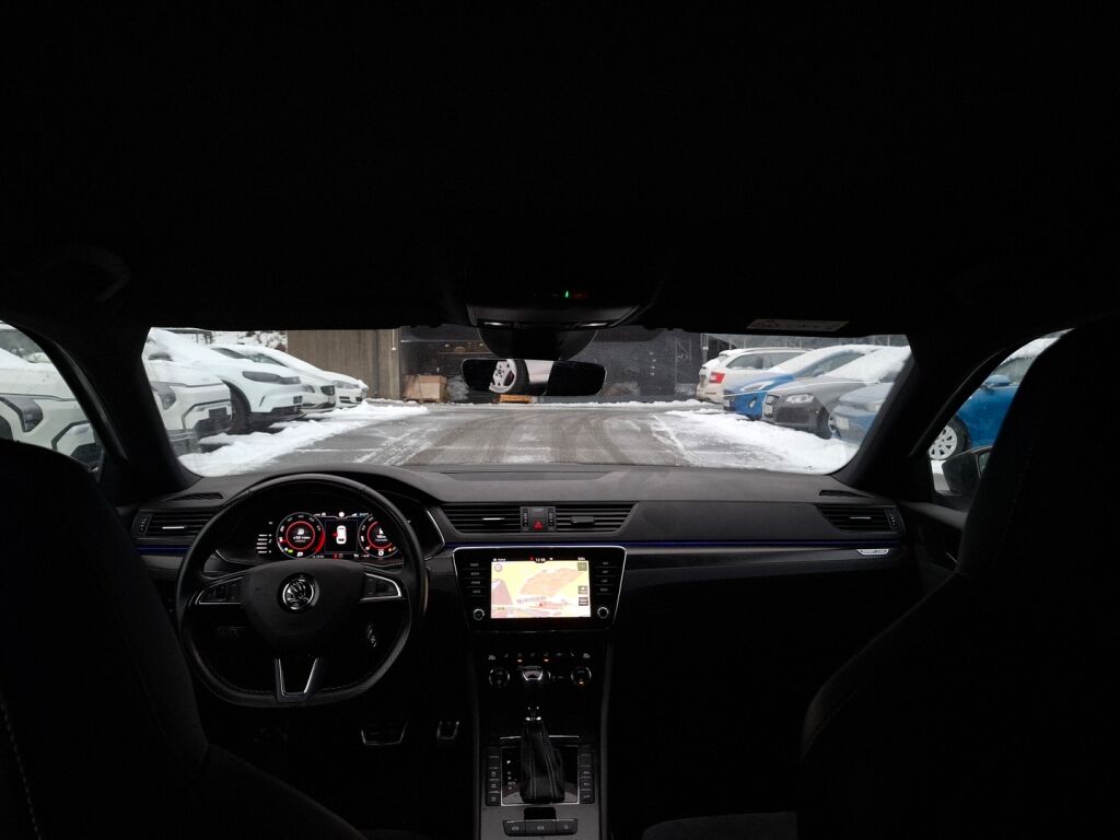 Skoda Superb 2020 Valkoinen