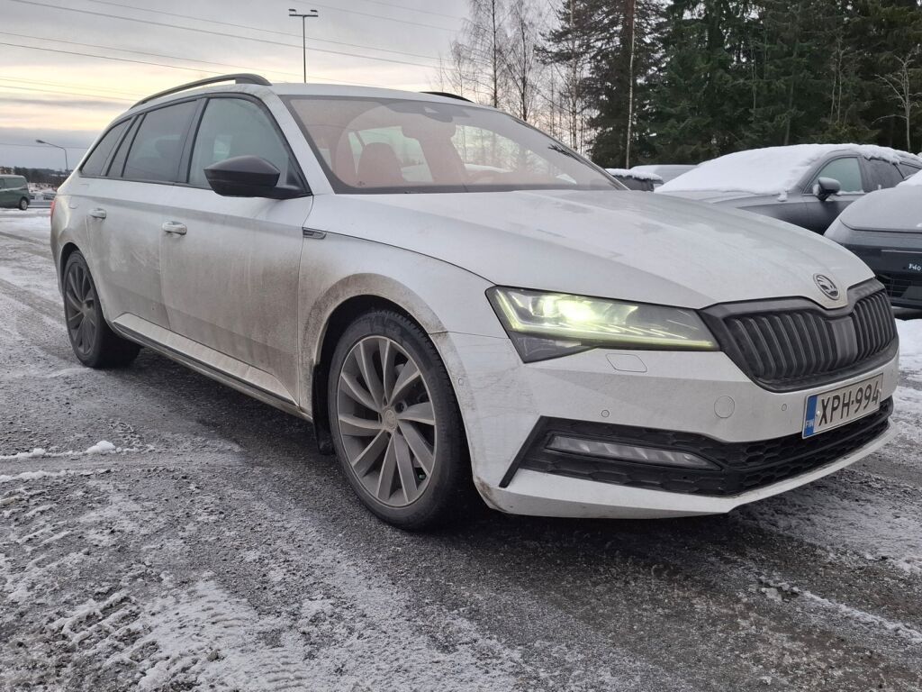 Skoda Superb 2020 Valkoinen
