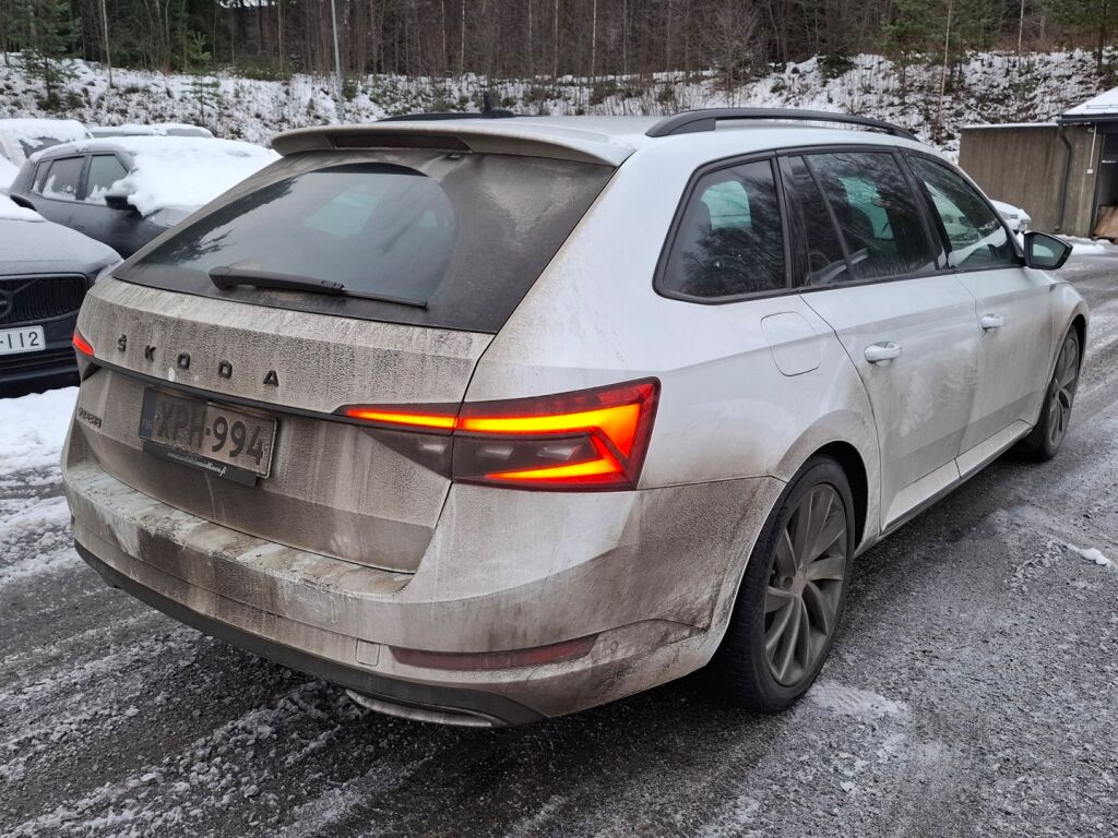 Skoda Superb 2020 Valkoinen