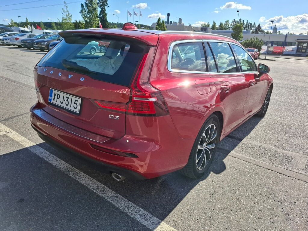Volvo V60 2020 Punainen