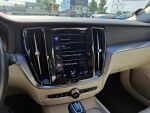 Volvo V60 2020 Punainen
