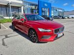 Volvo V60 2020 Punainen