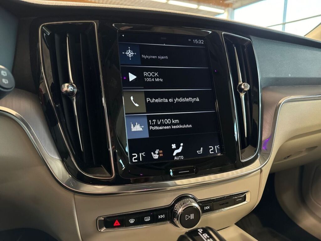 Volvo V60 2020 Punainen