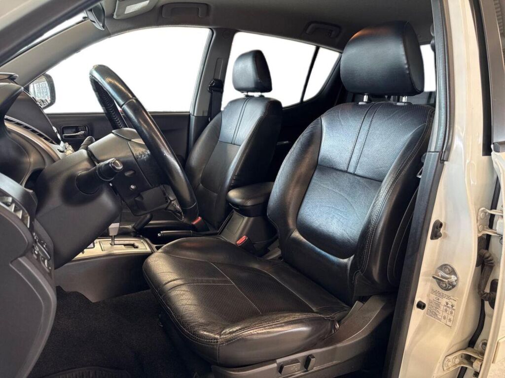 Mitsubishi L200 2015 Valkoinen