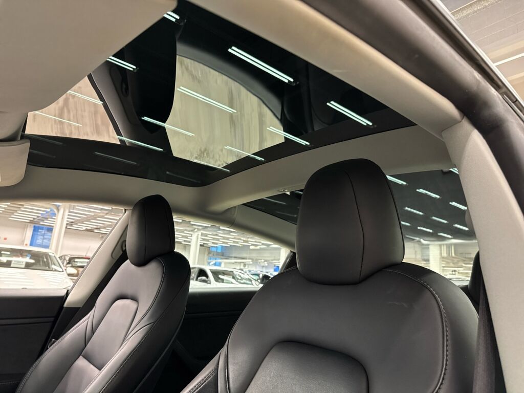 Tesla Model 3 2021 Valkoinen