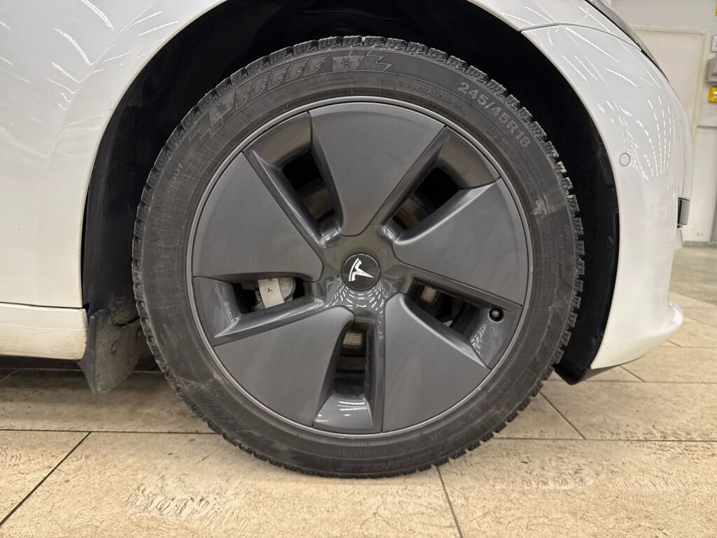 Tesla Model 3 2021 Valkoinen