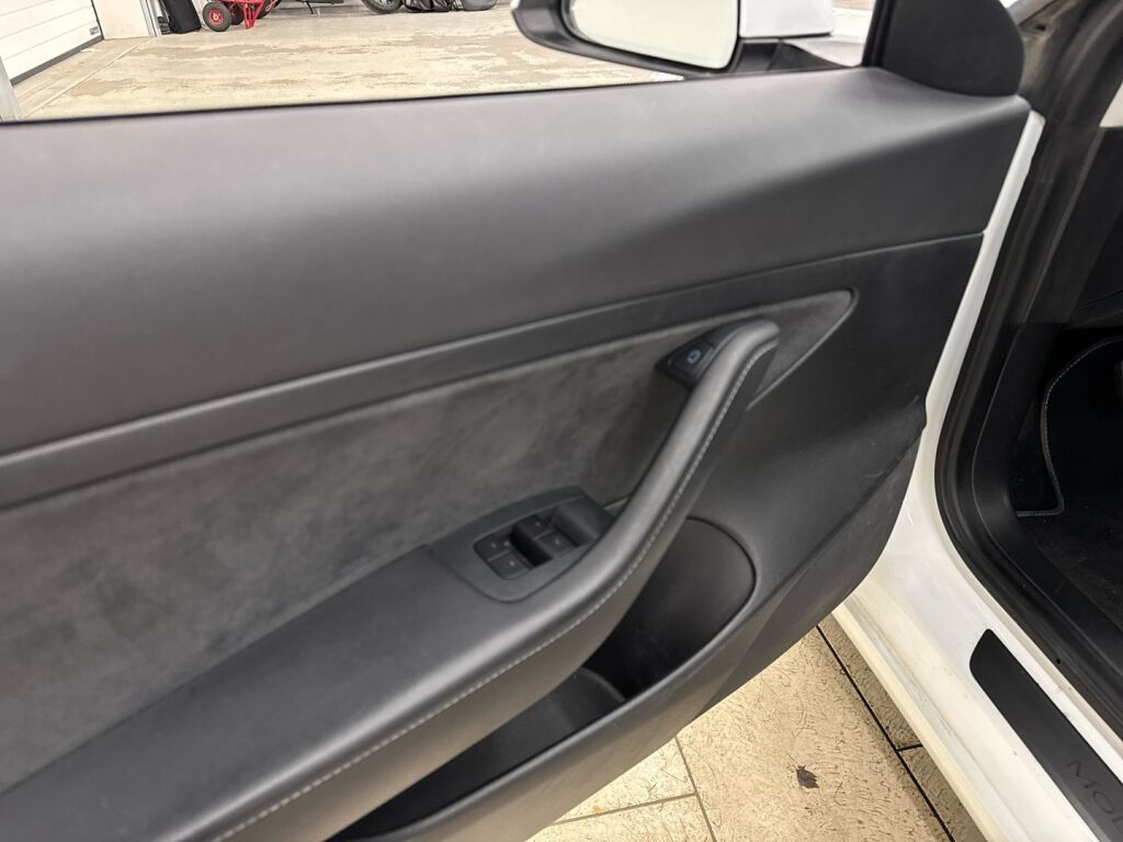 Tesla Model 3 2021 Valkoinen