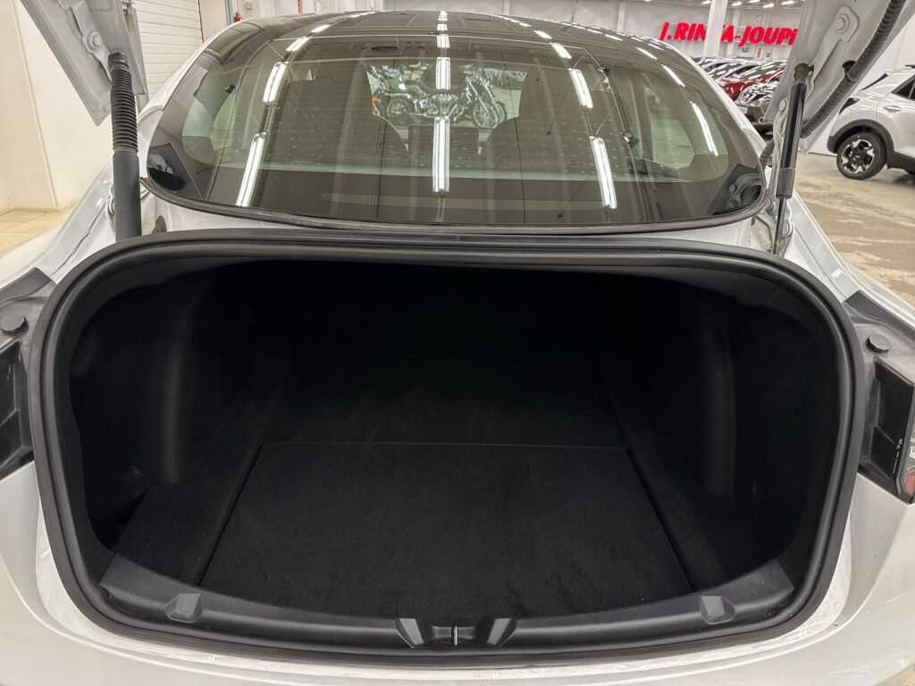 Tesla Model 3 2021 Valkoinen