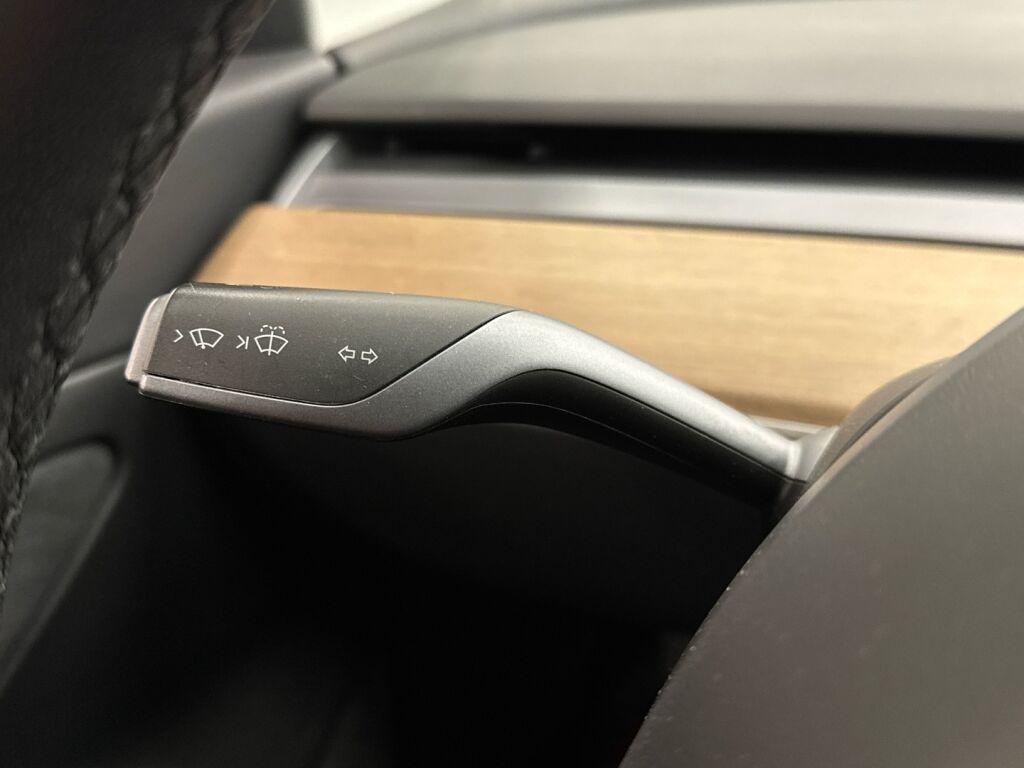 Tesla Model 3 2021 Valkoinen