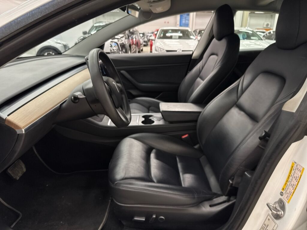 Tesla Model 3 2021 Valkoinen