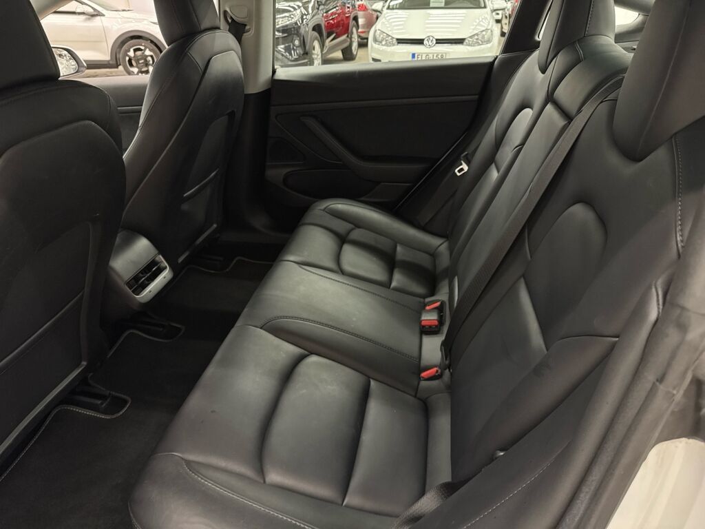 Tesla Model 3 2021 Valkoinen