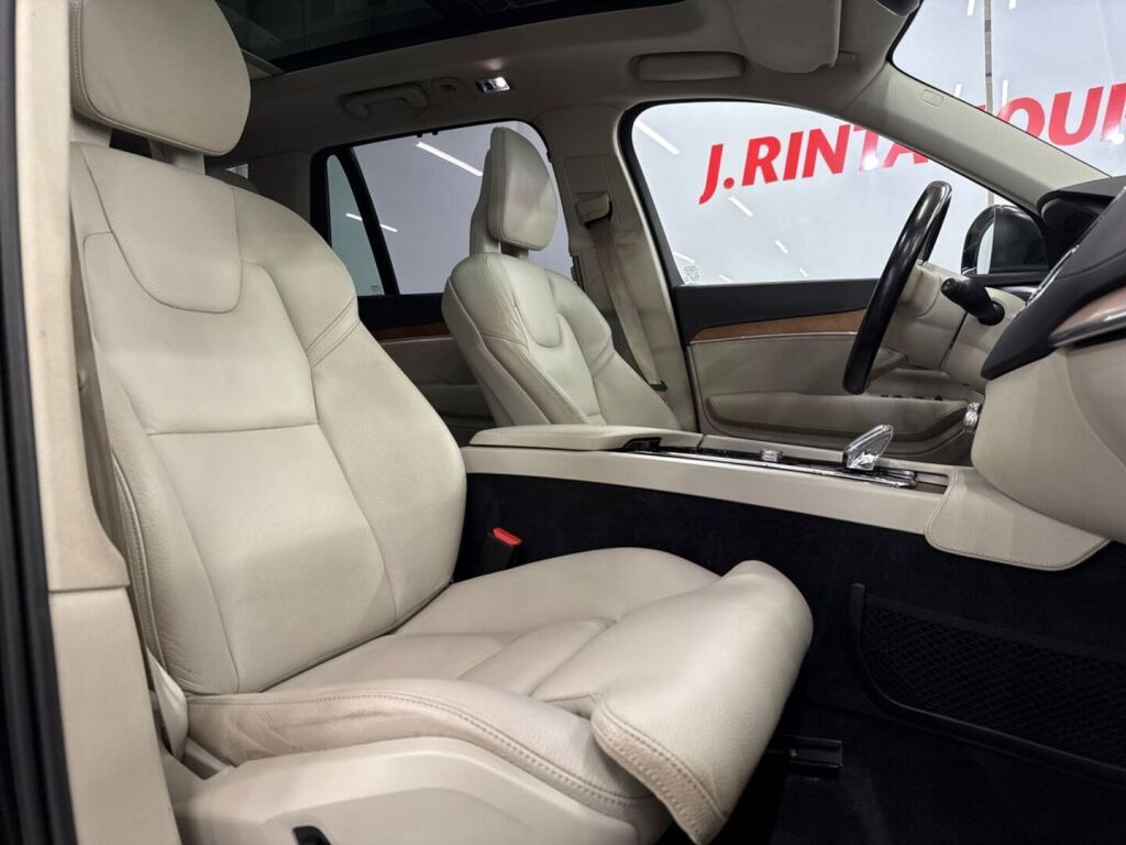 Volvo XC90 2020 Musta
