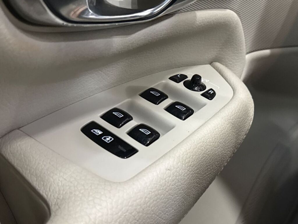 Volvo XC90 2020 Musta