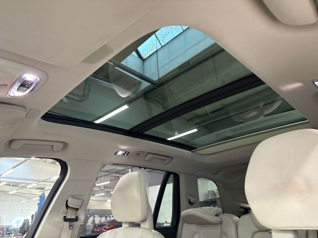 Volvo XC90 2020 Musta