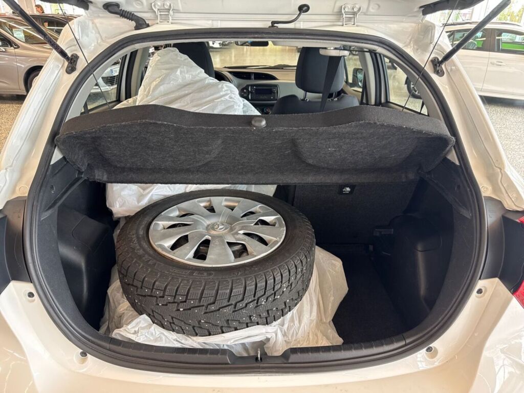 Toyota Yaris 2020 Valkoinen