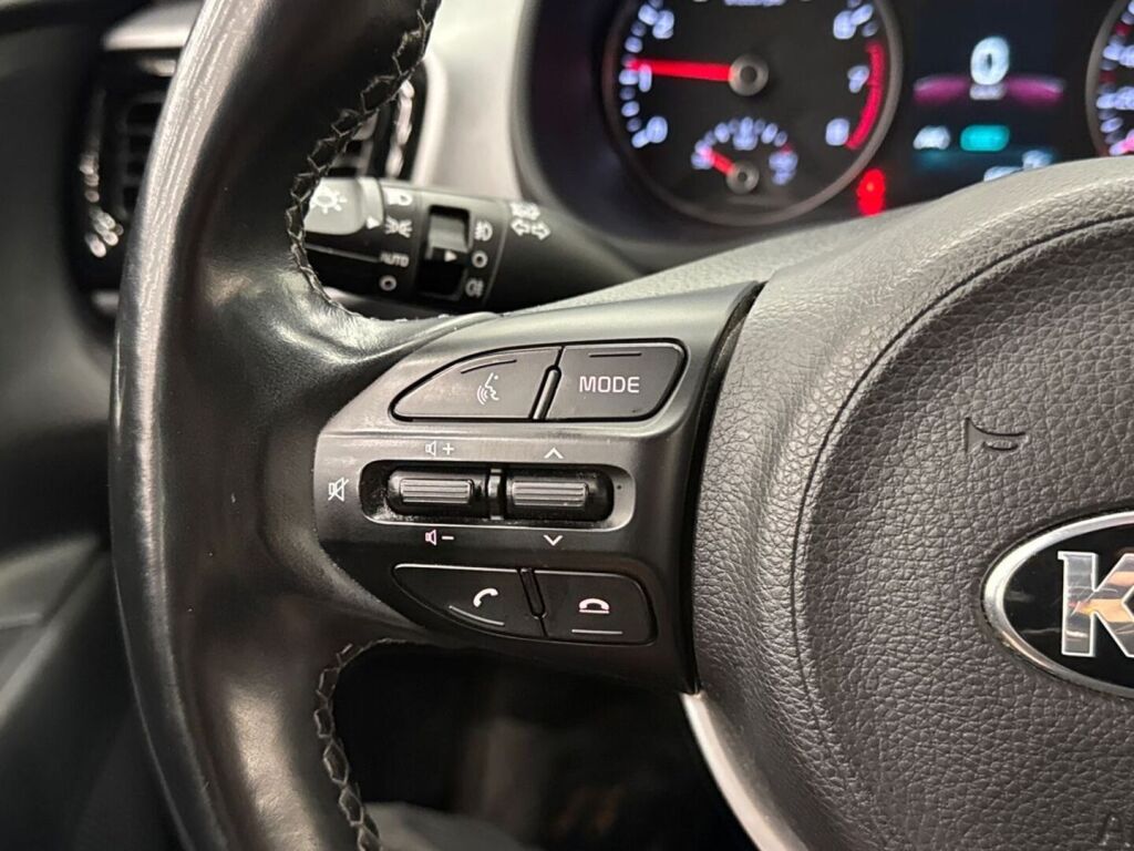 Kia Stonic 2021 Punainen