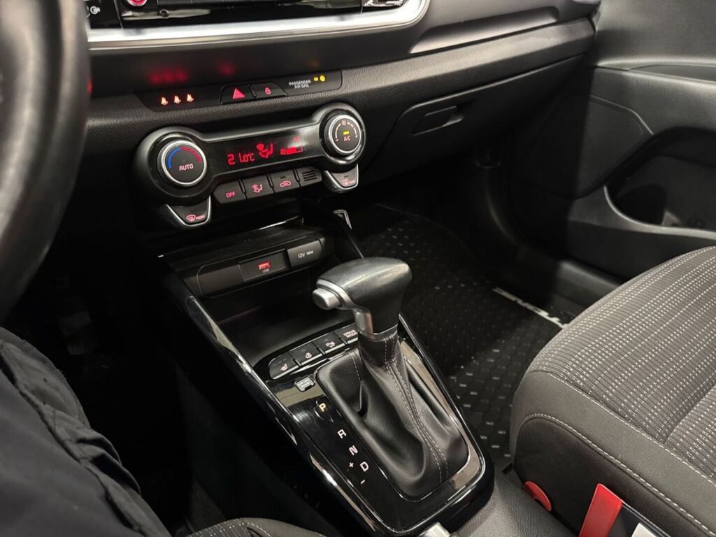 Kia Stonic 2021 Punainen